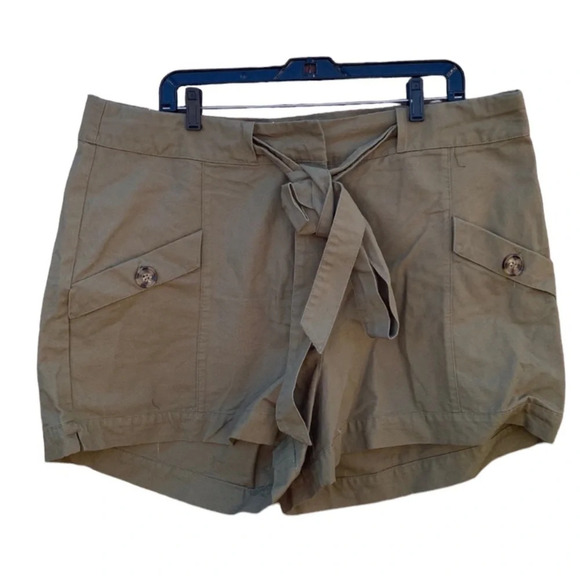 Justfab 3X shorts with tie belt, new no tags, military green - Picture 1 of 5